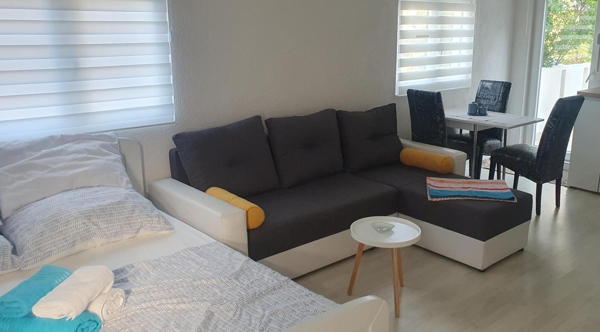 Apartmani Sara Marija Karlobag Chambre photo